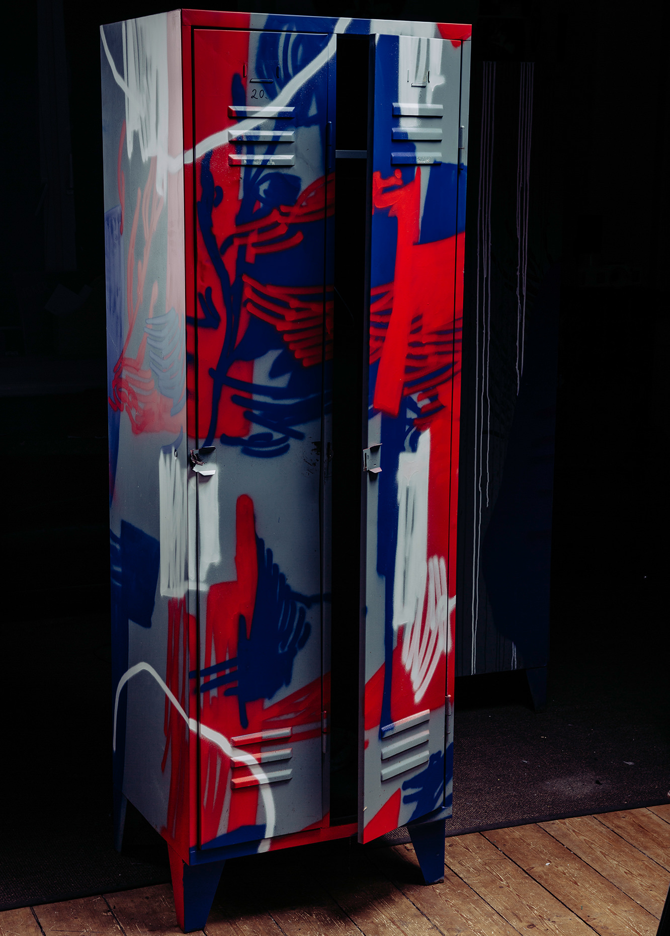 ohP-custom-art-graffiti-streetart-furniturelocker